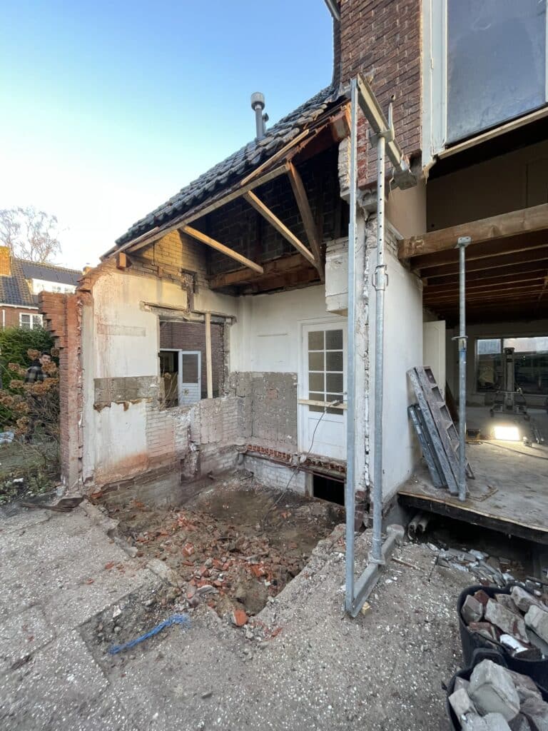 heb ik een vergunning nodig voor een doorbraak in mijn achtergevel? verbouwing